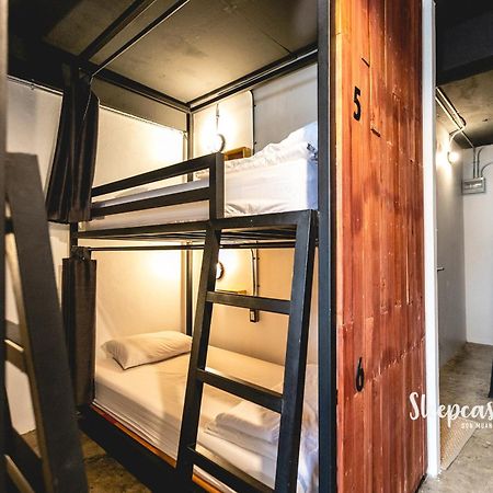 Banana Hostel Donmuang Bangkok Bagian luar foto