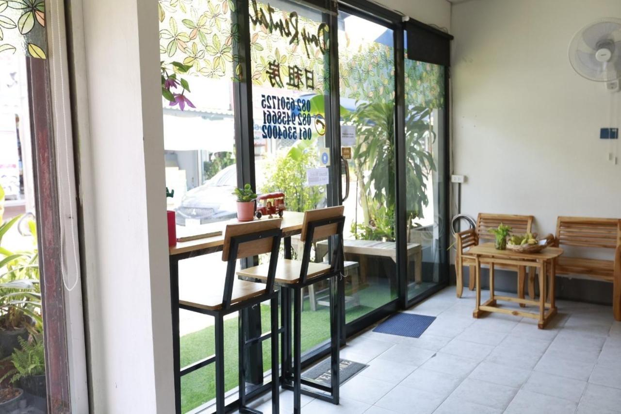 Banana Hostel Donmuang Bangkok Bagian luar foto