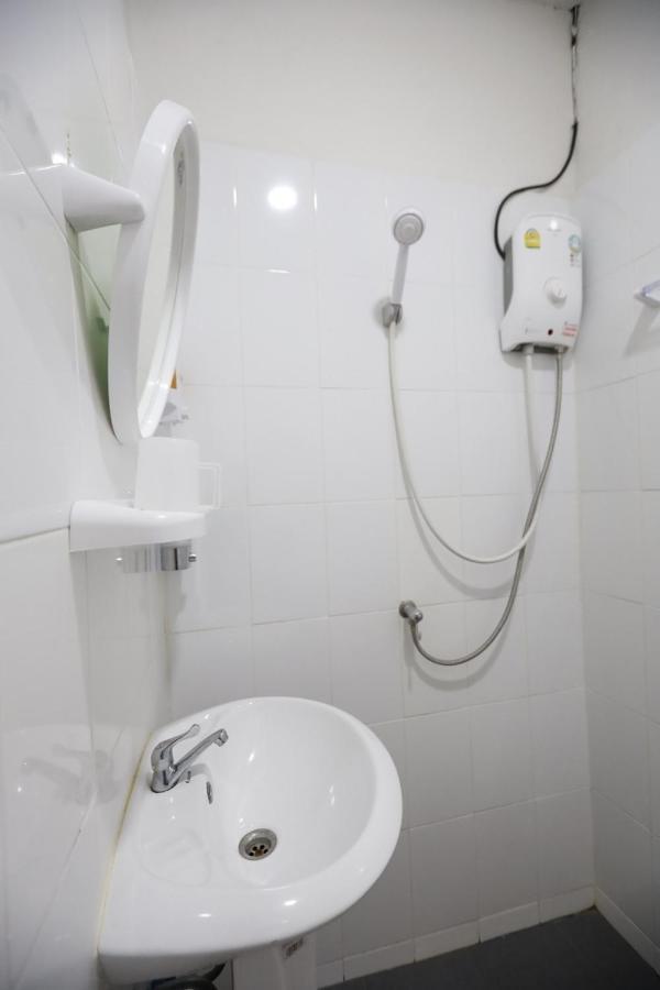 Banana Hostel Donmuang Bangkok Bagian luar foto