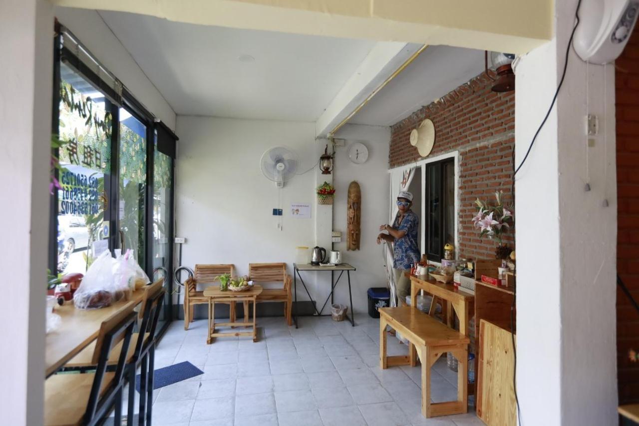 Banana Hostel Donmuang Bangkok Bagian luar foto