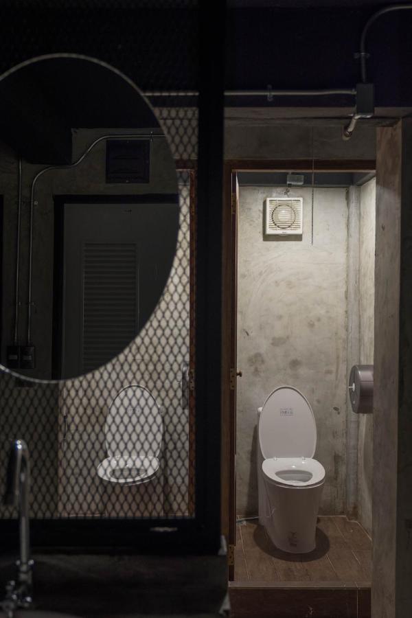 Banana Hostel Donmuang Bangkok Bagian luar foto