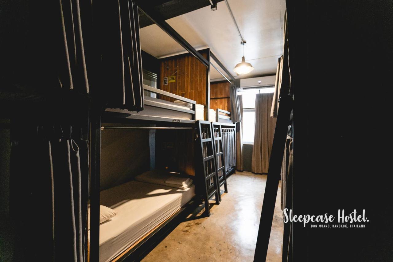 Banana Hostel Donmuang Bangkok Bagian luar foto